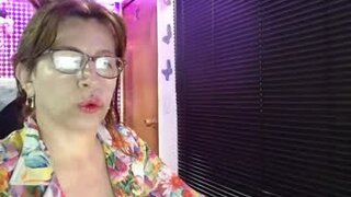 mature_hott1