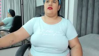 Natalia curvy1