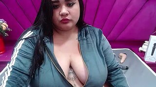 Big tittis