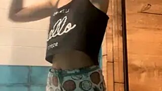 Dina Tease