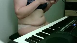 the_naked_pianists